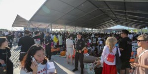 用“警徽蓝”守护“音乐节”  冰城公安为草莓盛宴筑牢平安防线