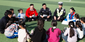 平安产险在山西常乐西侯村开展支教行动